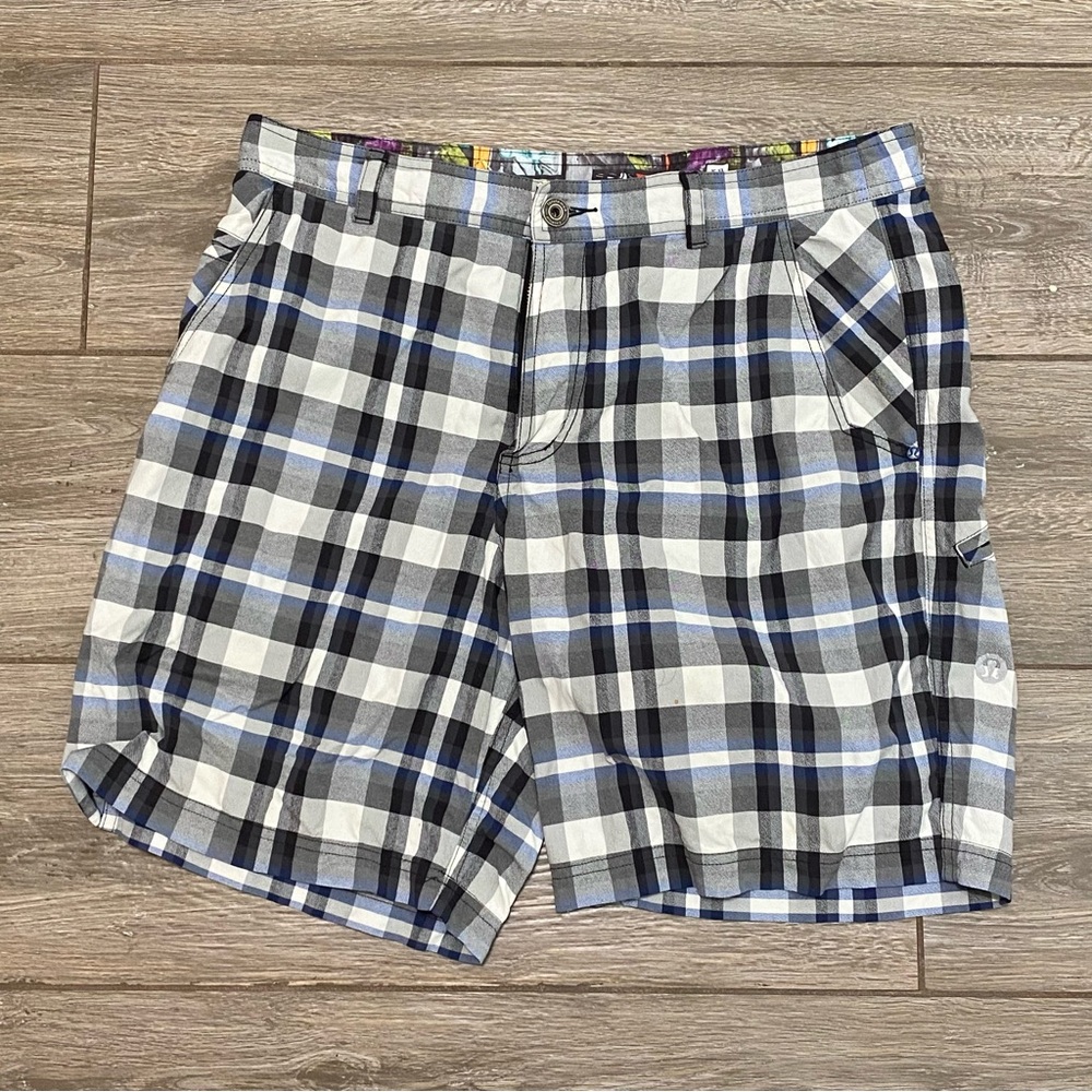 Lululemon Size 36 Plaid Kahuna Shorts